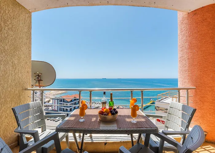 City Oasis With A Sea View